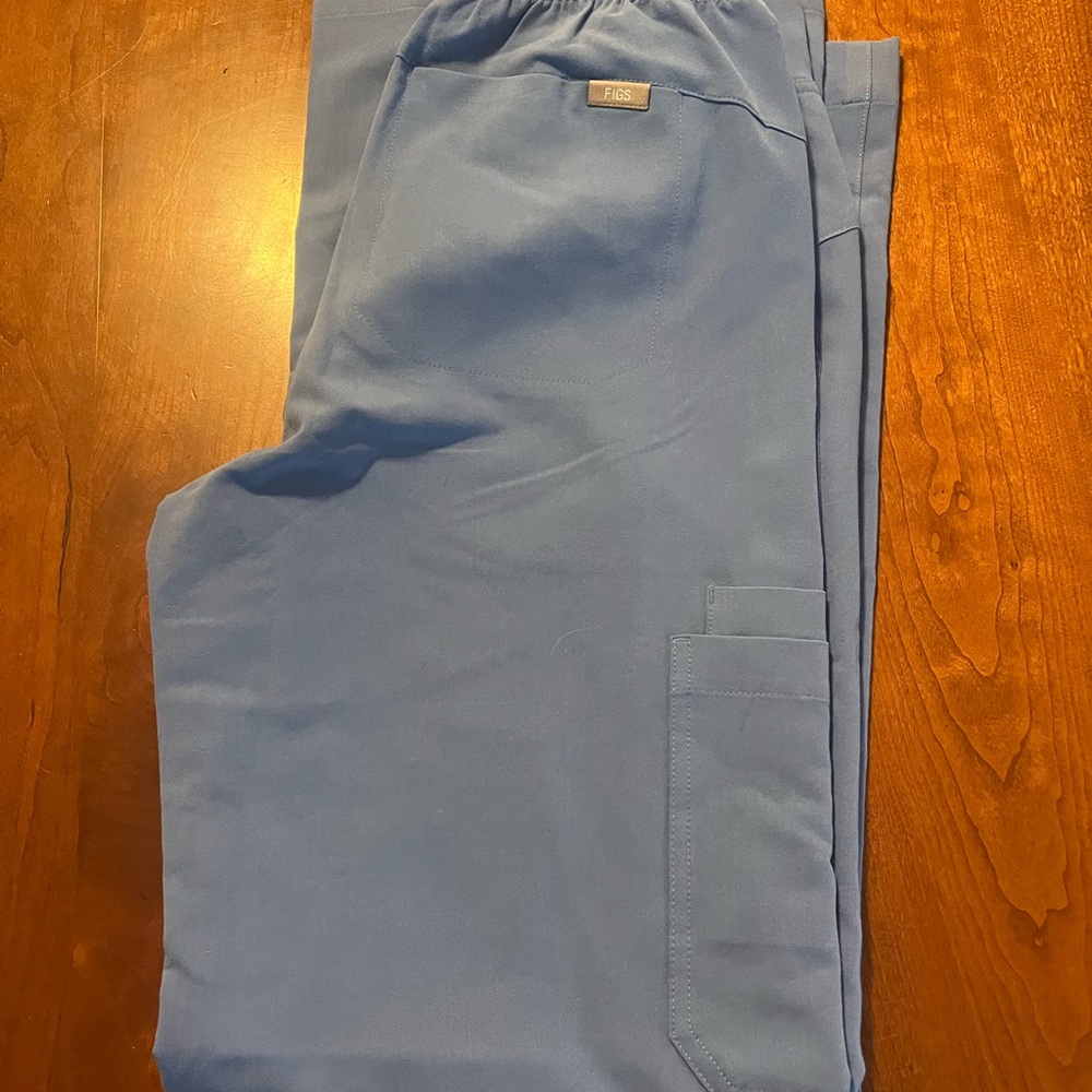 Figs women Cargo Pants in ceil Blue small tall